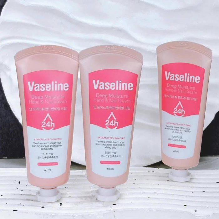 Kem dưỡng da tay Vaseline Deep Moisture Hand Cream