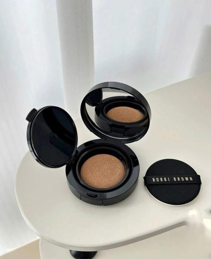 Phấn Nước Cushion Bobbi Brown Weightless Skin Foundation Mẫu Mới