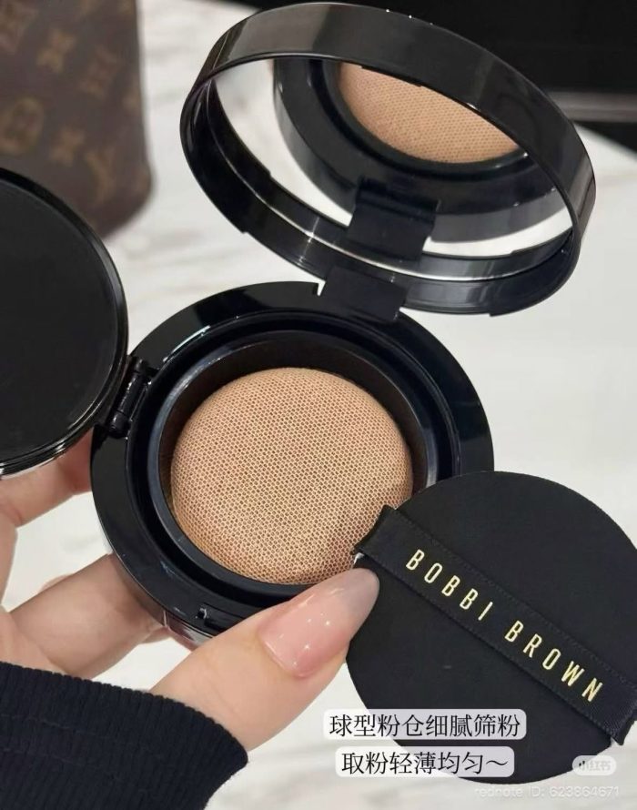 Phấn Nước Cushion Bobbi Brown Weightless Skin Foundation Mẫu Mới