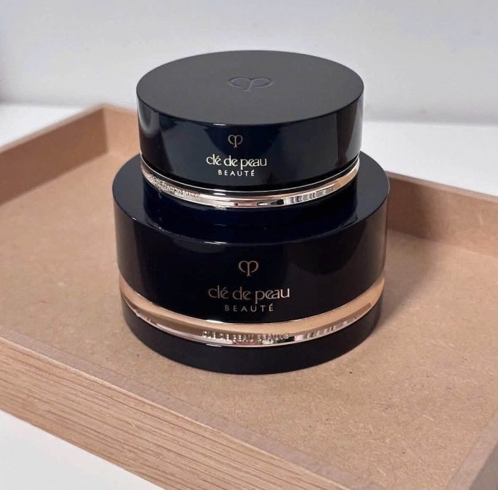 Phấn phủ bột Cle de Peau Beaute Loose Powder