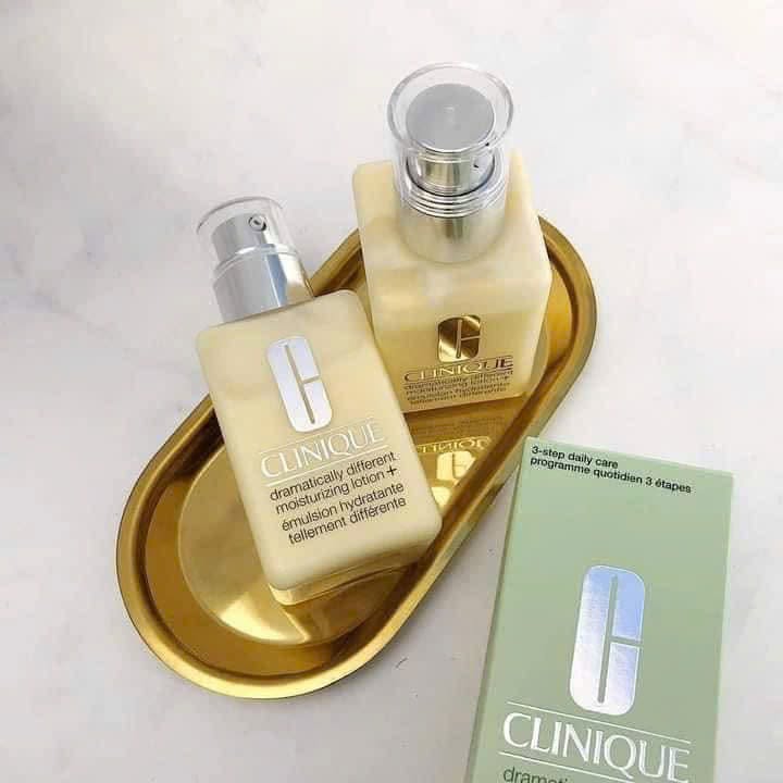 kem duong am clinique1