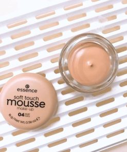 phan tuoi essence soft touch mousse make up1