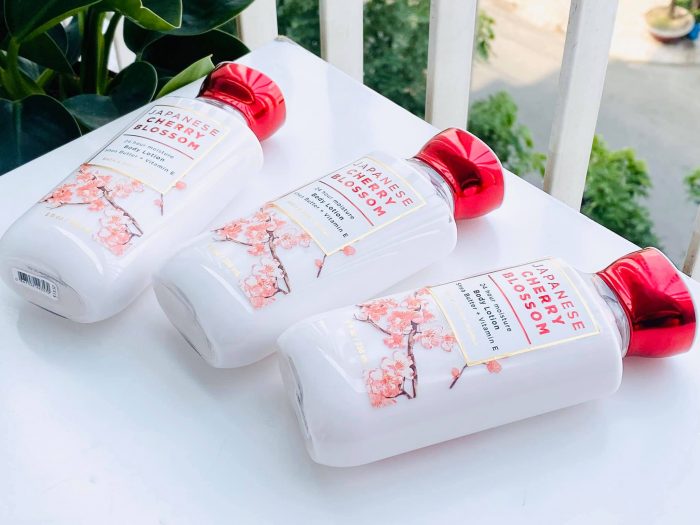 Sữa dưỡng thể Japanese Cherry Blossom Bath Body Works Body Lotion