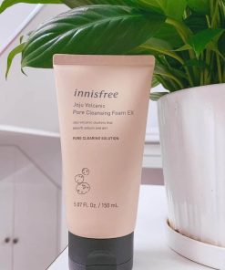 sua rua mat innisfree jeju volcanic pore cleansing foam1